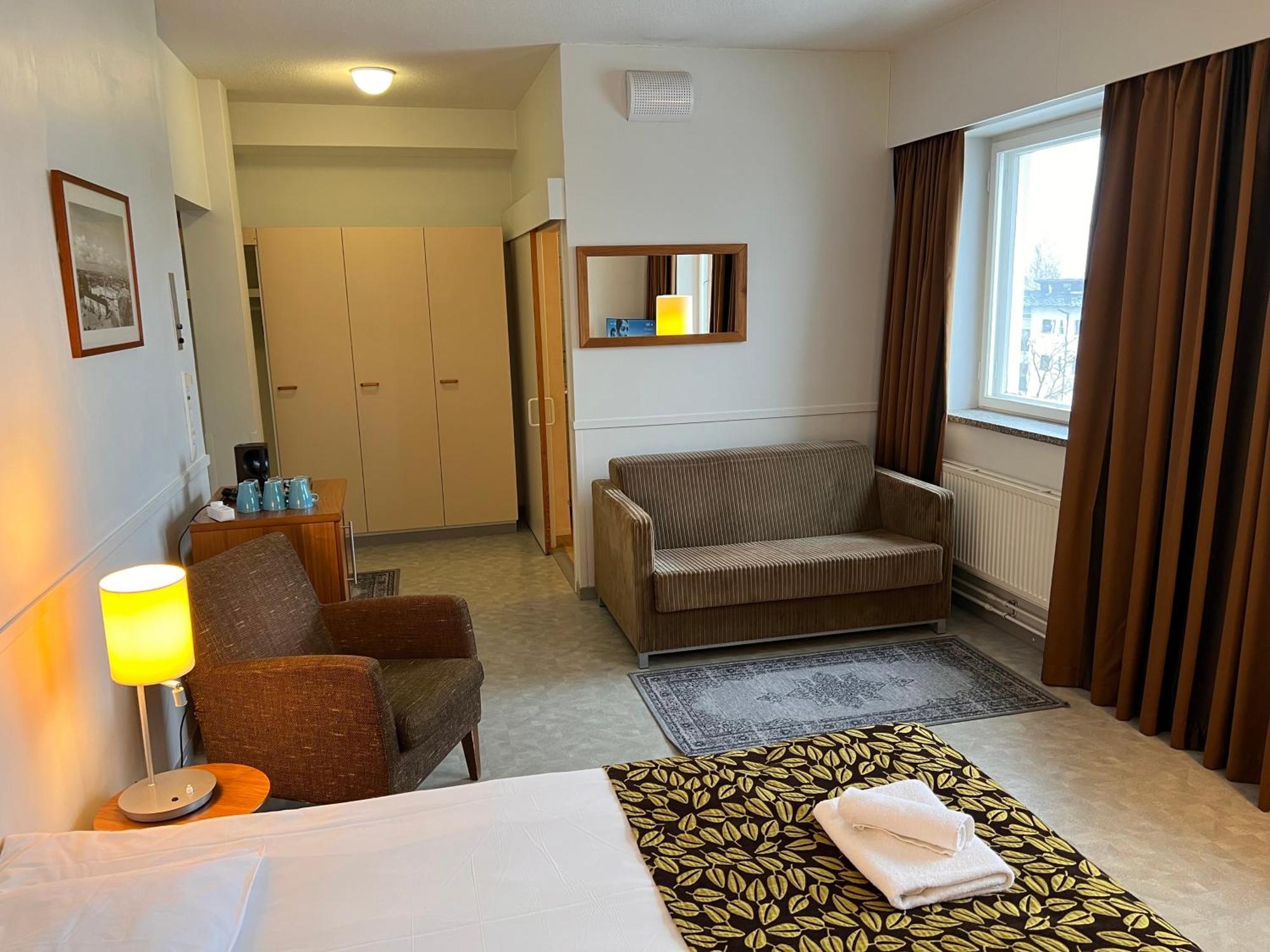 Budget Hotel Easystay 波尔沃 外观 照片